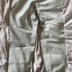 Nike tech joggers - Image 3