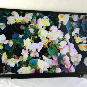 Toshiba 43LV2E63DB 43 Inch FHD Smart TV with Freeview and Wi-Fi - Image 2