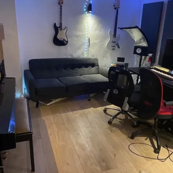Recording / Creative Suite for Rent – Safo Music Studios, Crouch Hill 🎵
