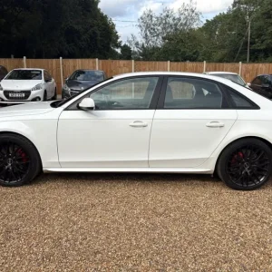 2012 Audi A4 2.0 TDI Black Edition quattro Euro 5 (s/s) 4dr SALOON Diesel Manual - Image 4