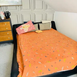 Simple & stylish king size bed with mattress - Image 4