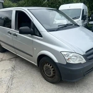2011 Mercedes-Benz Vito 113CDI BlueEFFICIENCY Window Van PANEL VAN Diesel Manual - Image 2