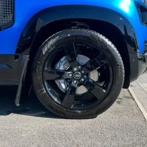 2025 Land Rover Defender 3.0 D350 X-Dynamic HSE 110 5dr Auto Diesel Estate Estate Diesel Automatic - Image 8