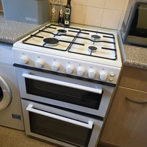 Gas cooker, fridge freezer and washer - Image 3