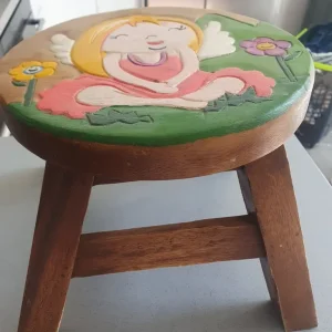 CHILDS WOODEN STOOL - Image 3