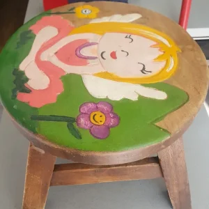 CHILDS WOODEN STOOL - Image 5