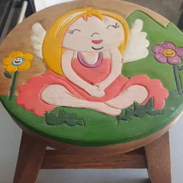 CHILDS WOODEN STOOL