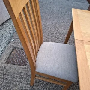 Oak extendable dining table and 2 chairs - Image 6