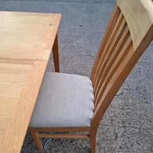 Oak extendable dining table and 2 chairs - Image 7