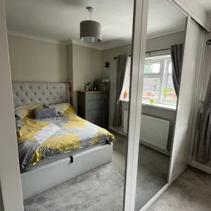 Howdens sliding wardrobe mirrored doors - Image 3