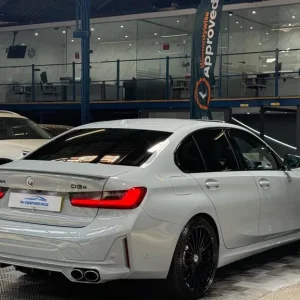 2023 BMW 3 Series D3S 3.0 5dr AWD Diesel Manual - Image 5