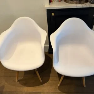 White Mmilo Eames Dining Armchairs x 4 - Image 3