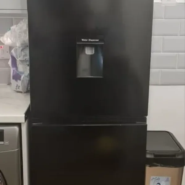 Hisense Fridge Freezer ***Like New***