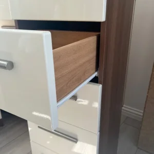 Bedroom cupboards - Image 4