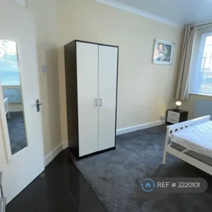 2 bedroom flat in Rashleigh House, London, WC1H (2 bed) (#2220101) - Image 5