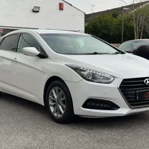 2016 Hyundai i40 1.7 CRDi Blue Drive SE Nav Business Euro 6 (s/s) 4dr Saloon Diesel Manual - Image 2