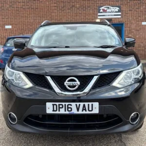2016 Nissan Qashqai 1.5 dCi N-Connecta 5dr HATCHBACK DIESEL Manual - Image 2