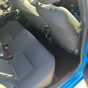 Toyota Yaris 1.5 VVT-I Design Bi-tonne - Image 5