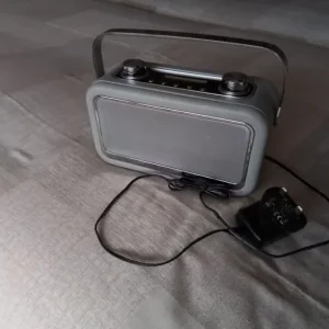 Bush D A B portable radio - Image 4