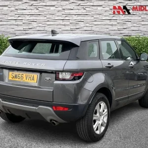 LAND ROVER RANGE ROVER EVOQUE 2.0 eD4 SE Tech FWD Euro 6 (s/s) 5dr 2017 - Image 3