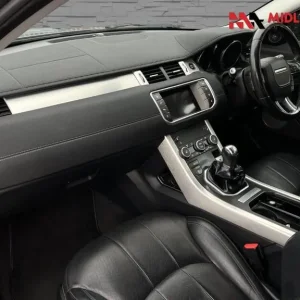 LAND ROVER RANGE ROVER EVOQUE 2.0 eD4 SE Tech FWD Euro 6 (s/s) 5dr 2017 - Image 8