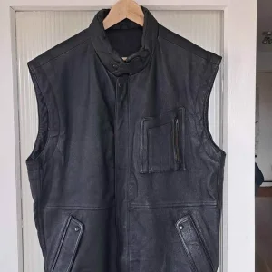 Sleeveless leather jacket / vest. XL