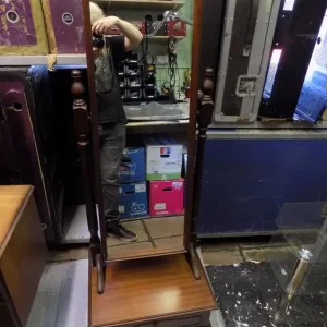 BEDROOM FREE STANDING VANITY MIRROR