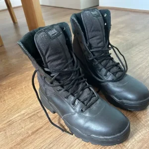 Ladies Magnum Boots Size UK 5