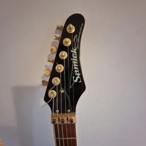 Electric Guitar - Image 2