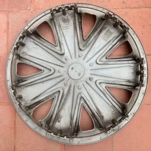 Nissan Qashqai wheel trim – one only Pre-owned Part No 40315 BR16A - Image 2