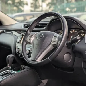 2016 Nissan Qashqai 1.2 DIG-T n-tec XTRON 2WD Euro 6 (s/s) 5dr HATCHBACK Petrol Automatic - Image 3