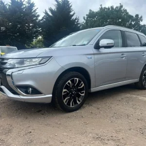 2017 Mitsubishi Outlander PHEV JURO SUV Petrol/Ele Automatic - Image 2