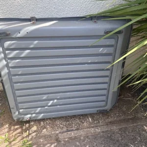 Halfords Karrite Roof box for sale comes with clamps, £75 - Image 5