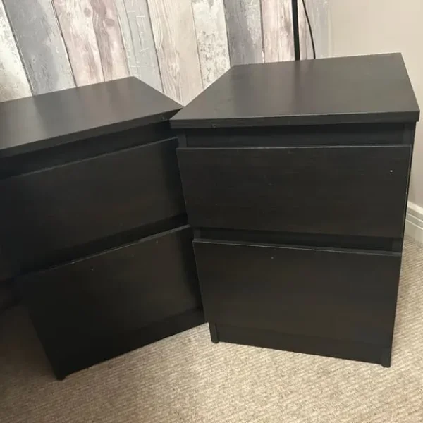 2 x matching bedside tables