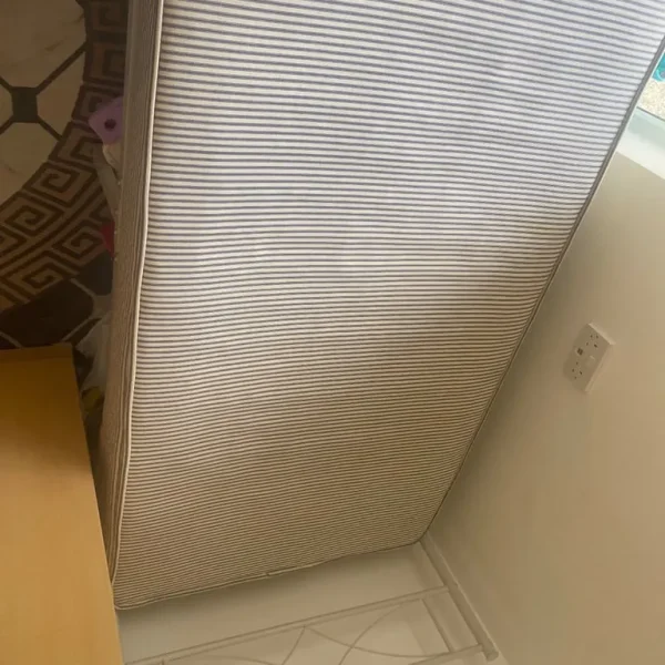 Single be with mattress in excellent condition