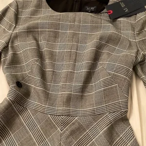 Armani Jeans smart work or interview dress- size 40 ( uk size 8) - Image 2