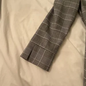 Armani Jeans smart work or interview dress- size 40 ( uk size 8) - Image 6