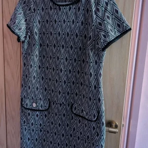 Dorothy Perkins Dress size 12 - Image 3