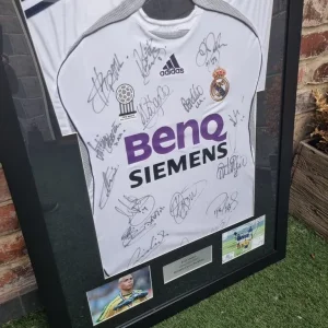 REAL MADRID SIGNED SHIRT - Image 3