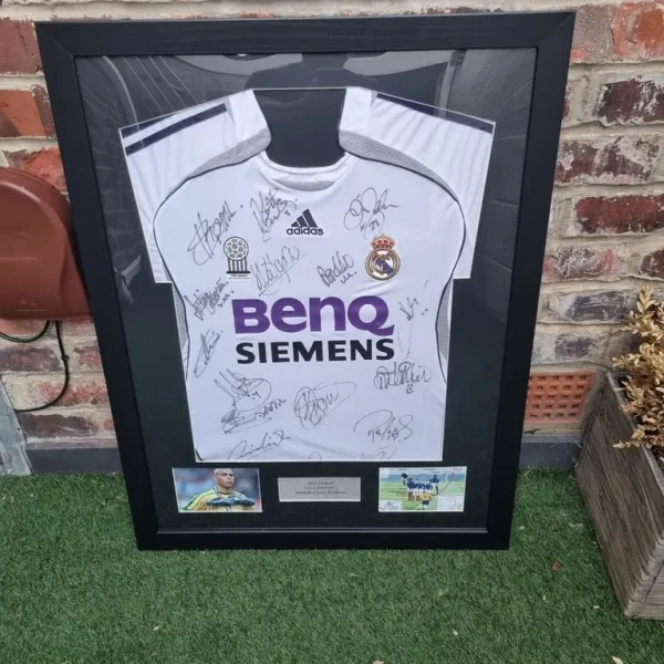 REAL MADRID SIGNED SHIRT