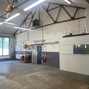 Workshop / Studio Unit for rent in North Acton - Image 4