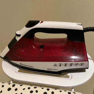 Russell Hobbs Auto Steam Iron – 2400W – Great Condition