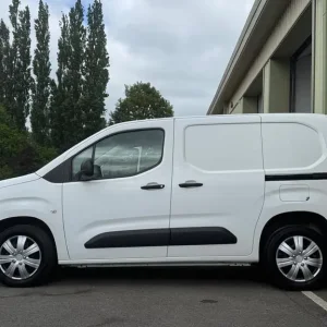 2020 Vauxhall Combo 2300 1.5 Turbo D 100ps H1 Sportive Panel Van Diesel Manual - Image 3