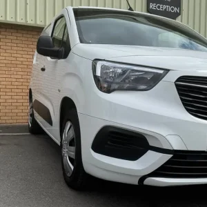 2020 Vauxhall Combo 2300 1.5 Turbo D 100ps H1 Sportive Panel Van Diesel Manual - Image 6