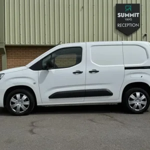 2020 Vauxhall Combo 2300 1.5 Turbo D 100ps H1 Sportive Panel Van Diesel Manual - Image 8