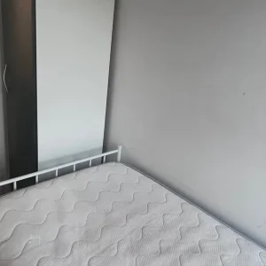 Box room to rent - Image 2