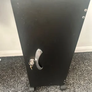Nail table - Image 4