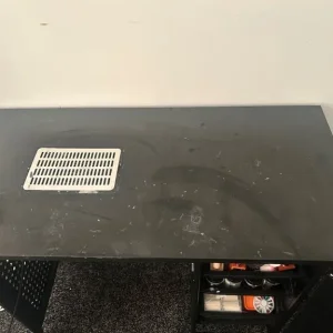 Nail table
