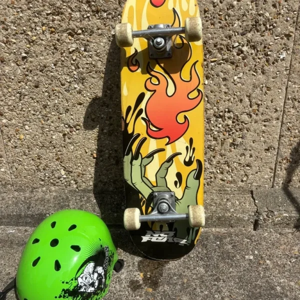 Skate board