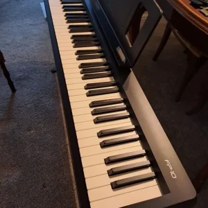 Roland FP10 Digital Piano - Image 2